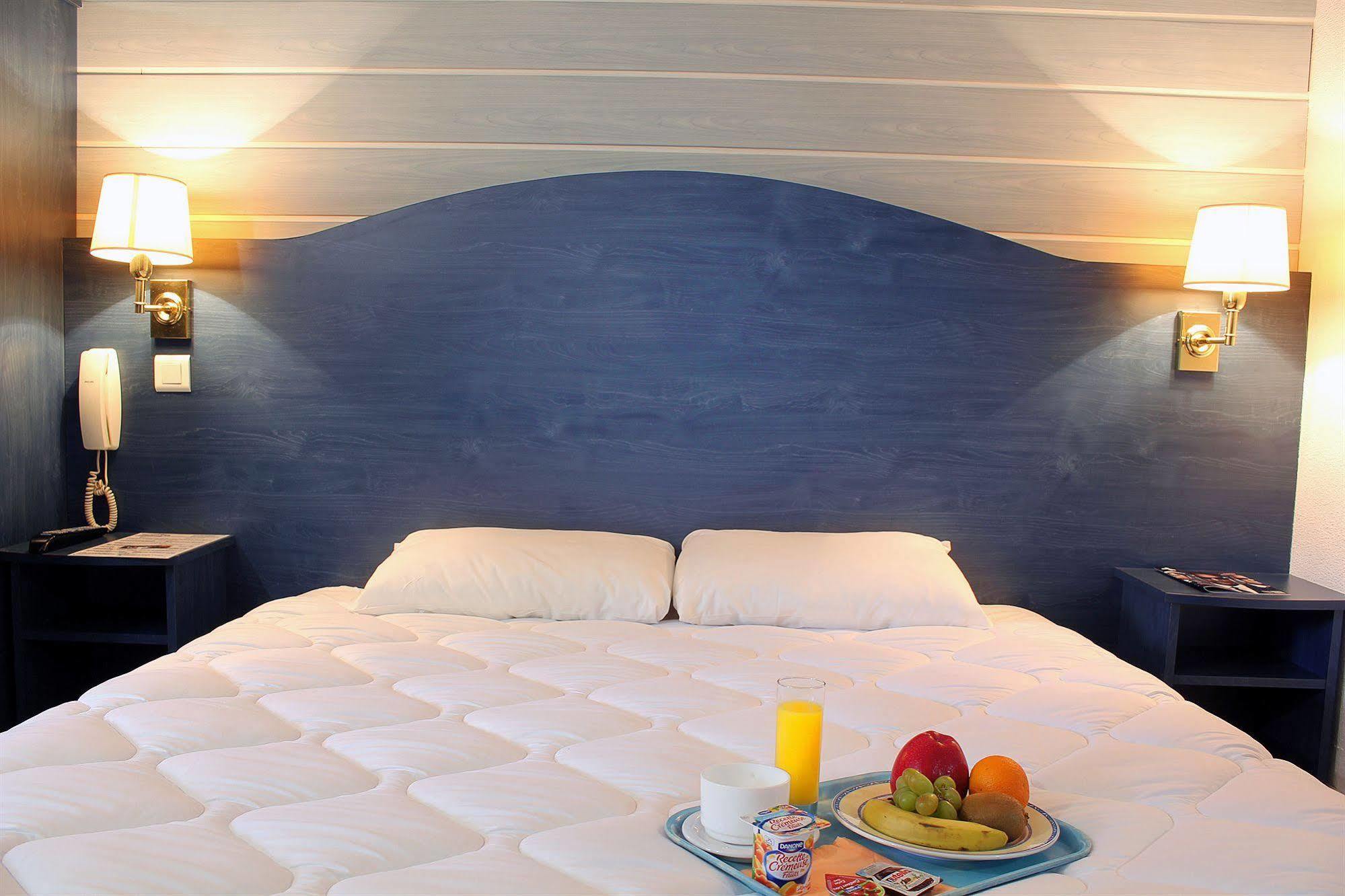 Contact Hotel Restaurant Bleu France - Eragny Cergy Екстериор снимка