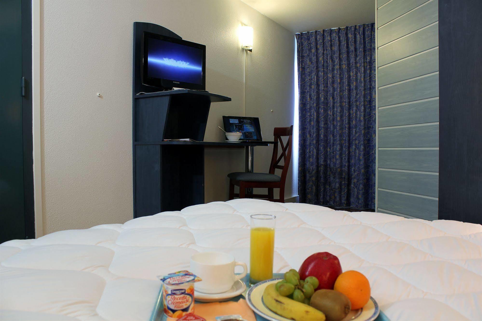 Contact Hotel Restaurant Bleu France - Eragny Cergy Екстериор снимка
